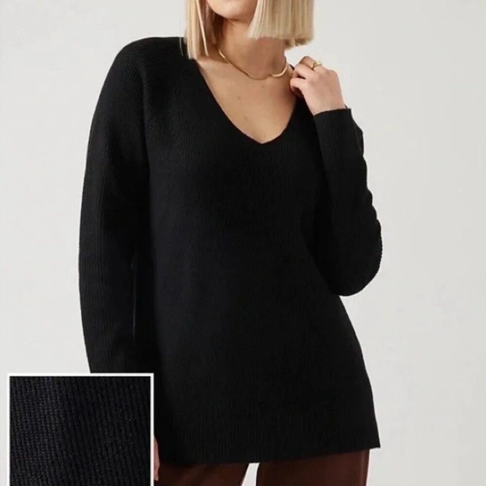 Athleta Black Hanover Ribbed V Neck Relaxed Fit Sweater Marino Wool Blend EUC M